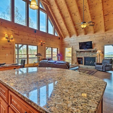 Pigeon Forge Cabin With Brand New Hot Tub And Views! Sevierville Exterior photo