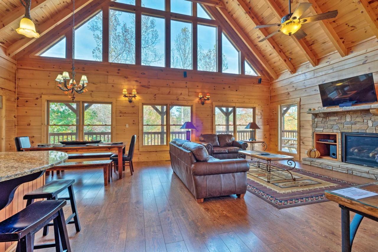 Pigeon Forge Cabin With Brand New Hot Tub And Views! Sevierville Exterior photo