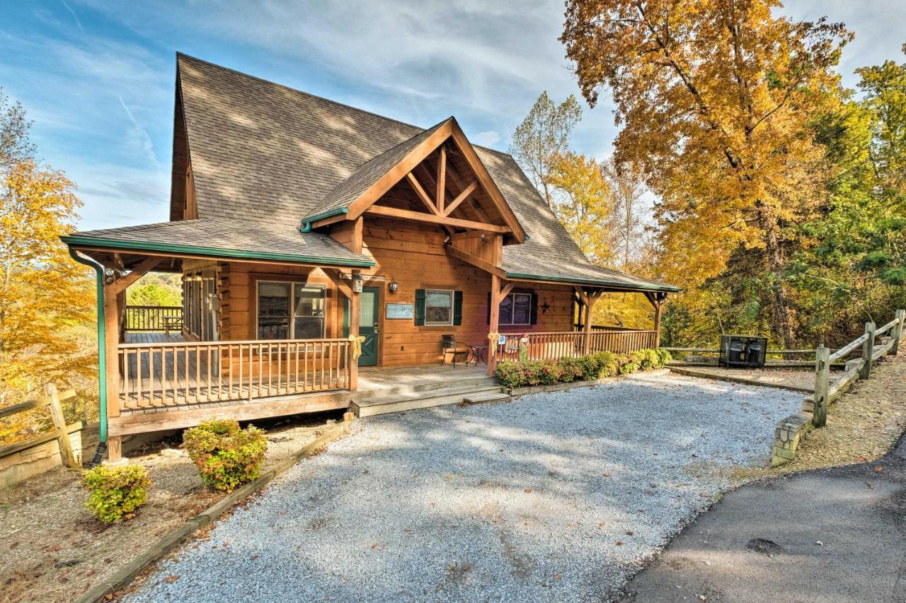 Pigeon Forge Cabin With Brand New Hot Tub And Views! Sevierville Exterior photo