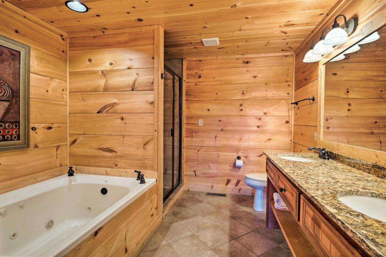 Pigeon Forge Cabin With Brand New Hot Tub And Views! Sevierville Exterior photo