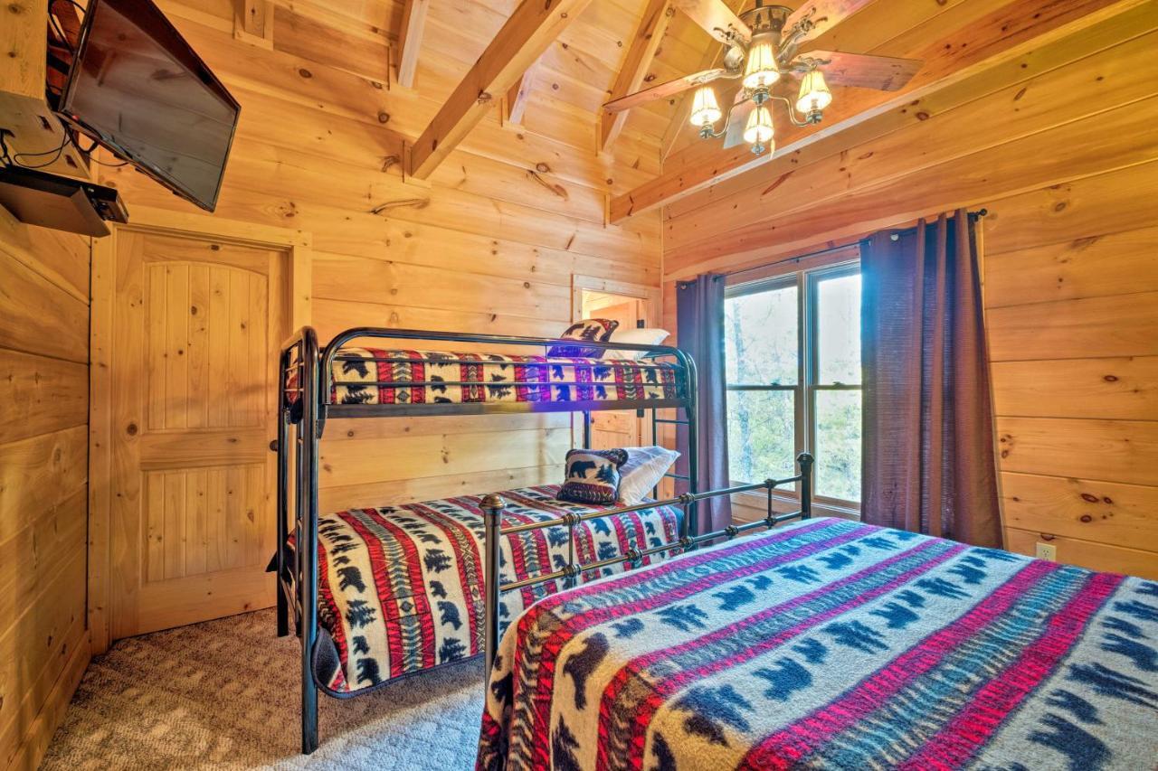 Pigeon Forge Cabin With Brand New Hot Tub And Views! Sevierville Exterior photo