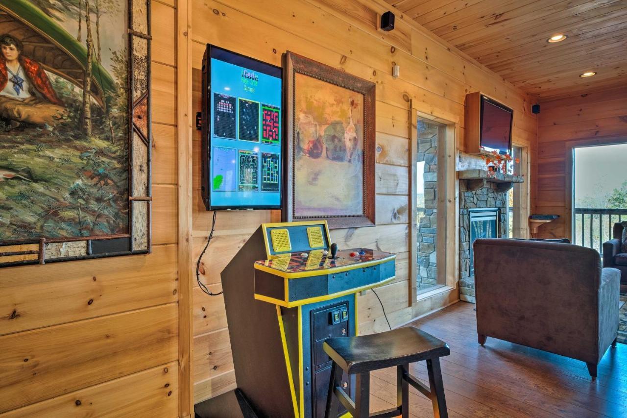 Pigeon Forge Cabin With Brand New Hot Tub And Views! Sevierville Exterior photo