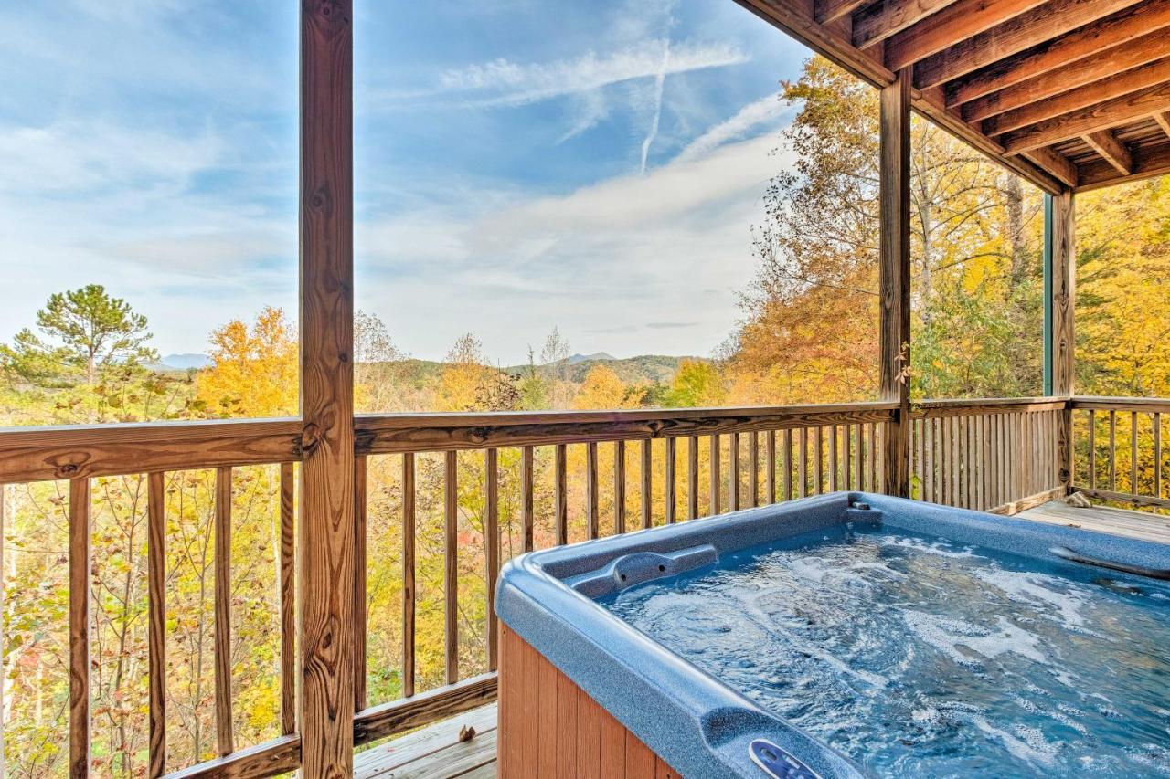 Pigeon Forge Cabin With Brand New Hot Tub And Views! Sevierville Exterior photo
